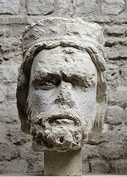 Tête de roi de Juda n°1 (Galerie des rois de la façade occidentale, Notre-Dame de Paris)