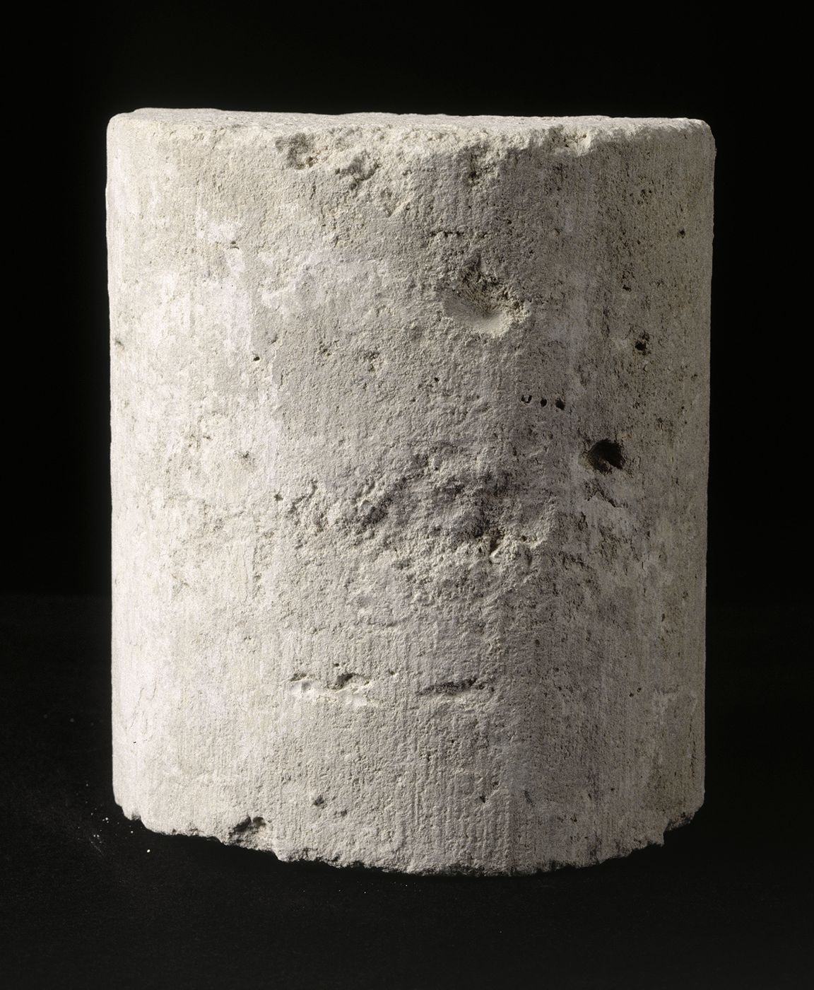 Tambour de colonne engagée